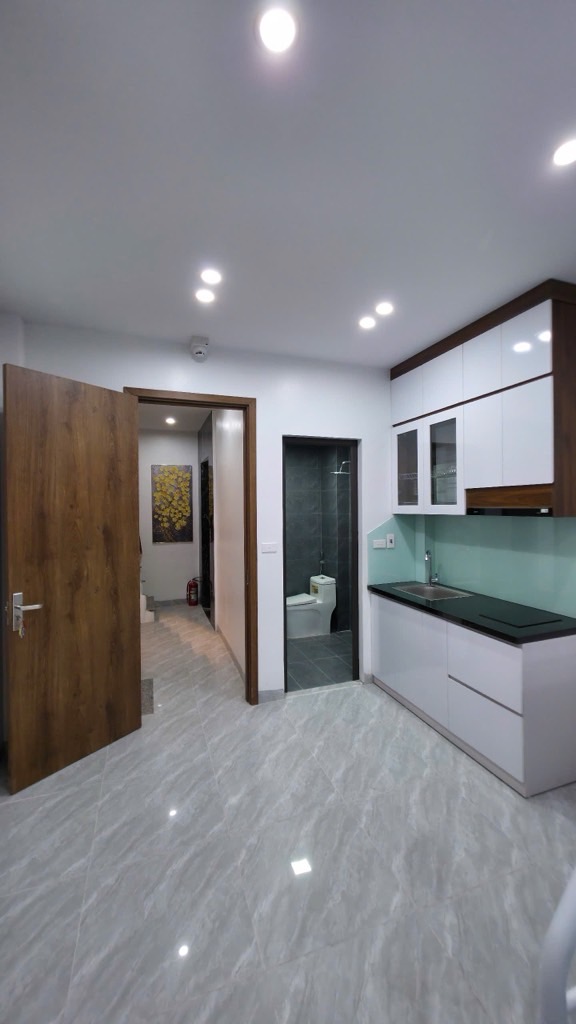 NHÀ VỪA Ở VỪA CHO THUÊ - GẦN NGÕ Ô TÔ THÔNG - THANG MÁY - HỆ THỐNG PHÒNG CHÁY ĐẦY ĐỦ